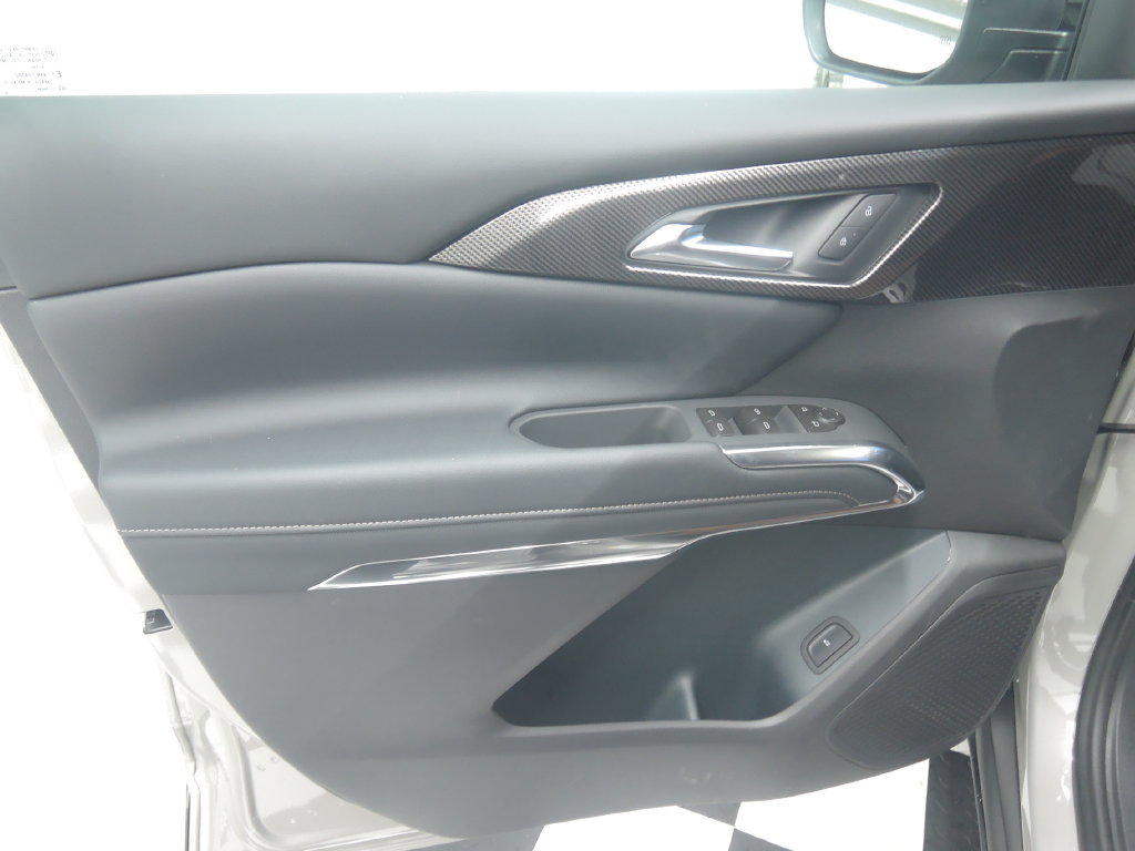 2027 Chevrolet Traverse Z71 - Photo 26