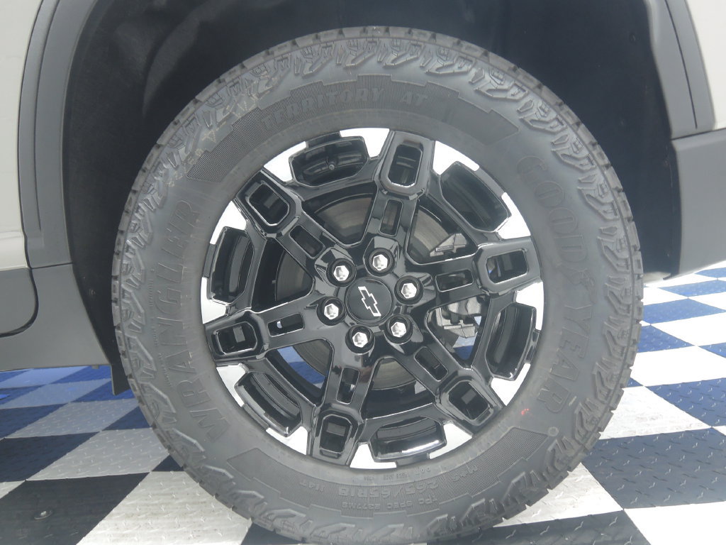 2027 Chevrolet Traverse Z71 - Photo 6