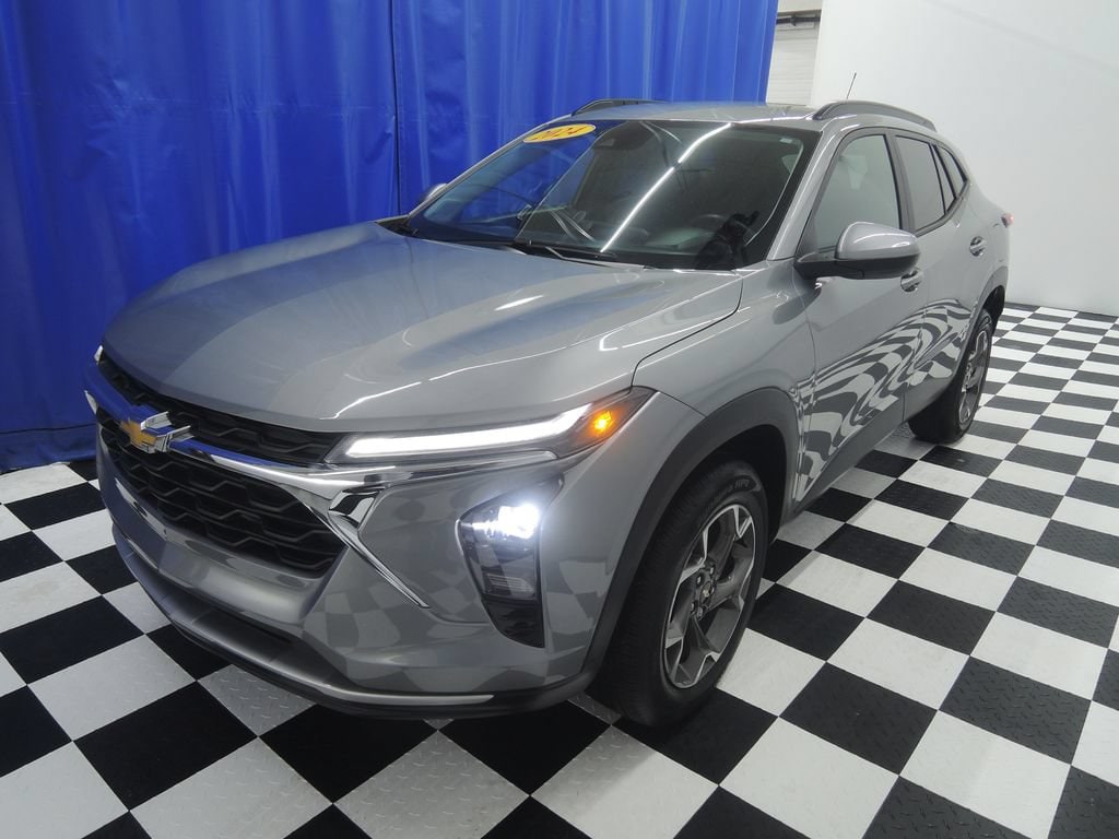 Used 2024 Chevrolet Trax LT SUV