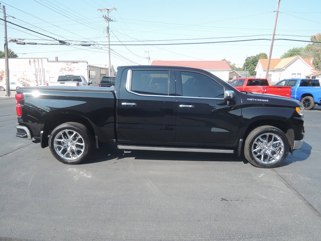 2023 Chevrolet Silverado 1500 LTZ photo 2