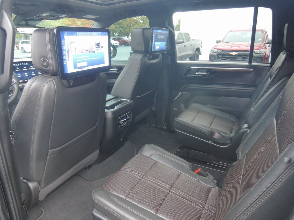 2025 Chevrolet Suburban High Country - Photo 31