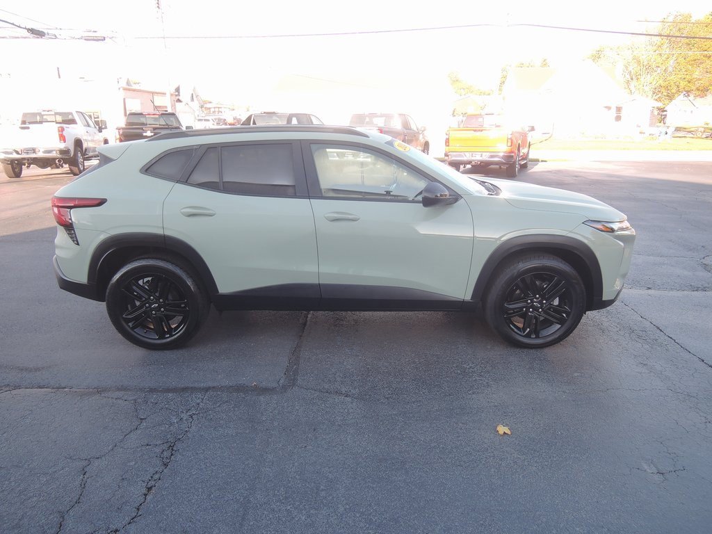 2024 Chevrolet Trax ACTIV photo 2