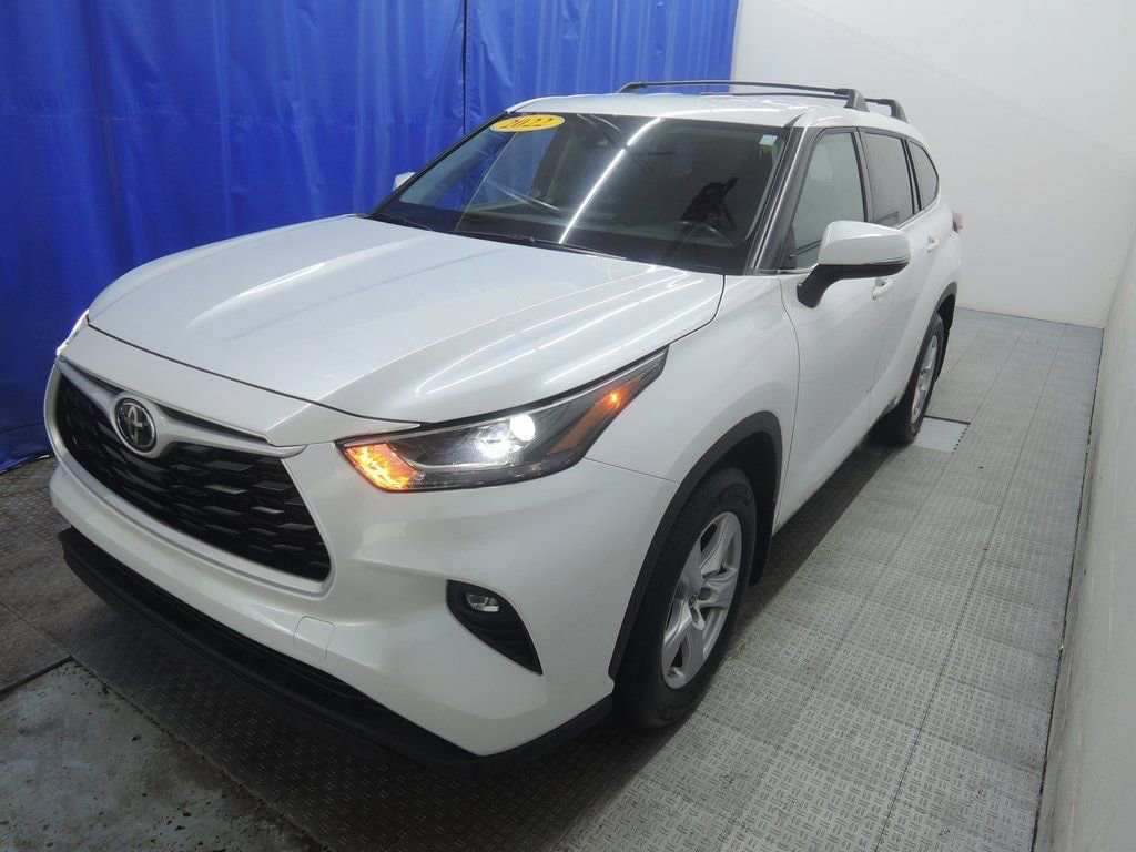 Used 2022 Toyota Highlander LE