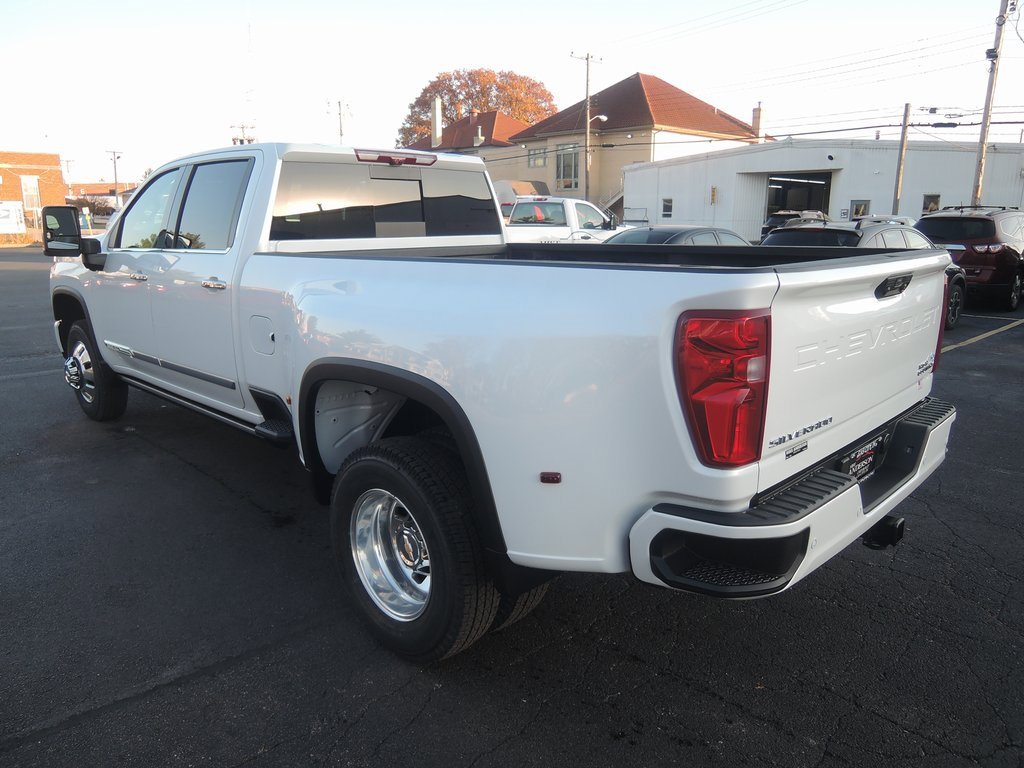 2026 Chevrolet Silverado 3500HD High Country photo 4