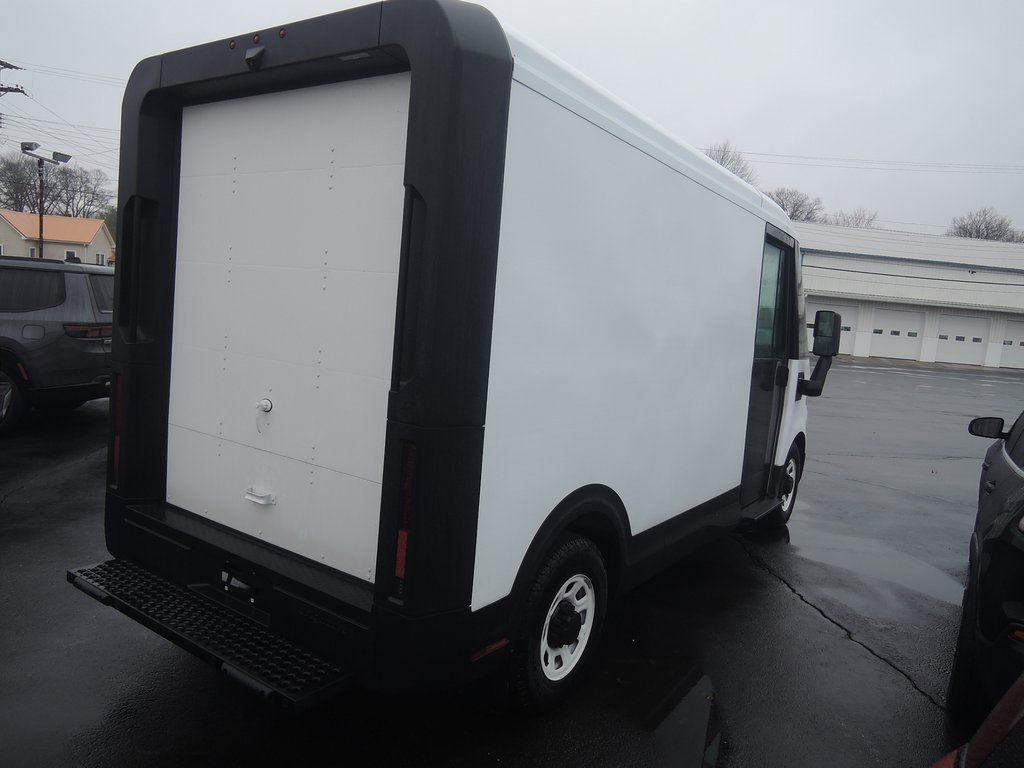 2024 Chevrolet BrightDrop Zevo 400 - Photo 6