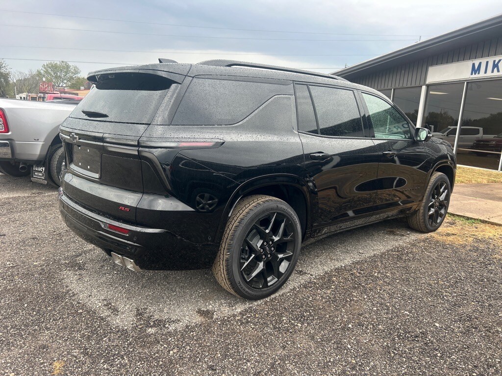 2026 Chevrolet Traverse RS photo 2