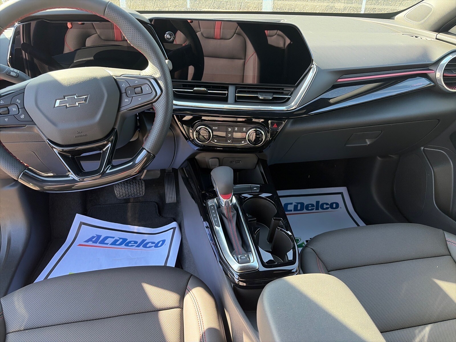 2026 Chevrolet Trax RS - Photo 6