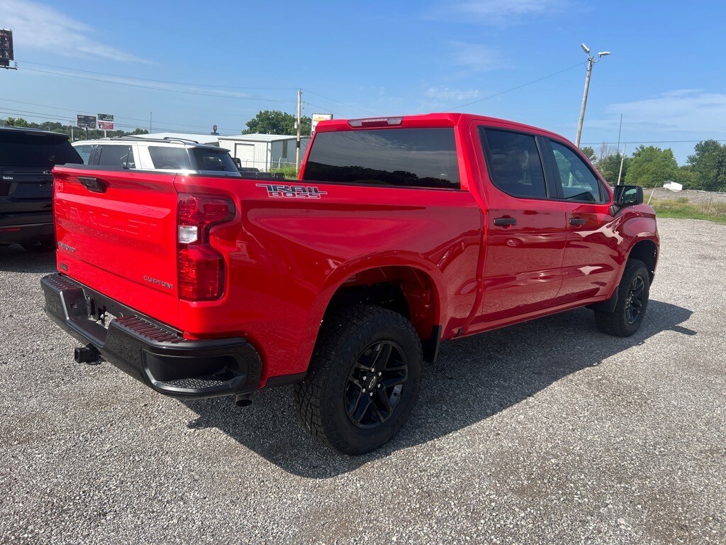 2025 Chevrolet Silverado 1500 Custom Trail Boss photo 3
