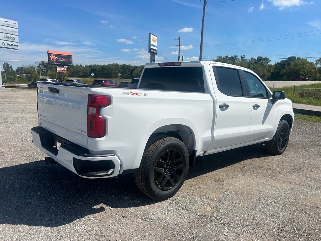 2026 Chevrolet Silverado 1500 Custom photo 3