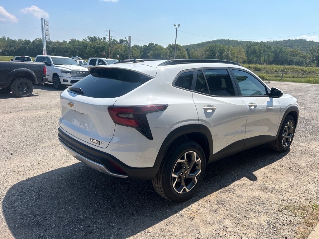2026 Chevrolet Trax LT photo 3