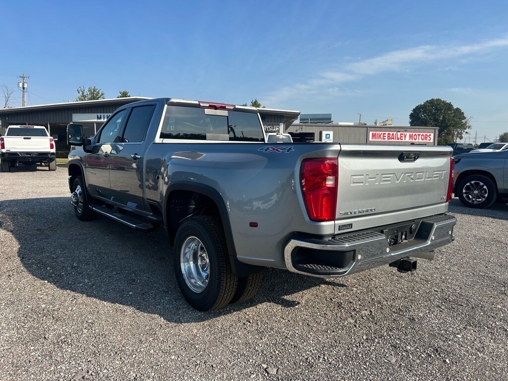 2026 Chevrolet Silverado 3500HD LTZ photo 2