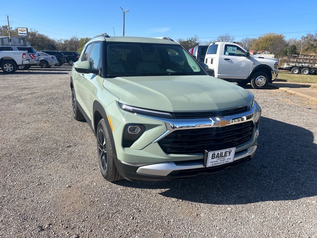 2026 Chevrolet Trailblazer LT photo 2