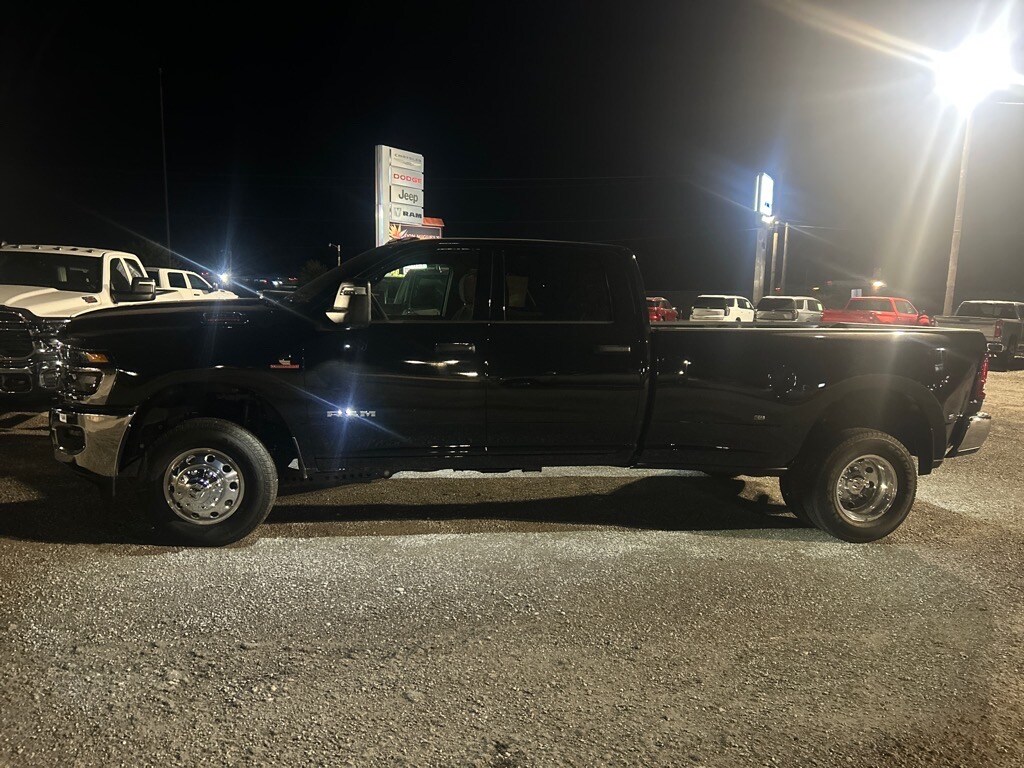 New 2026 Ram 3500 BIG HORN CREW CAB 4X4 8' BOX Pickup