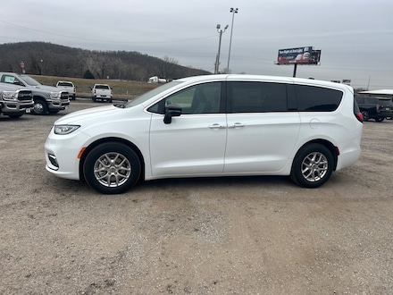 2025 Chrysler Pacifica SELECT Passenger Van