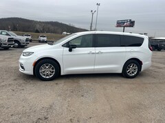 2025 Chrysler Pacifica SELECT Passenger Van