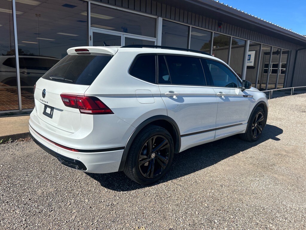 2024 Volkswagen Tiguan SE R-Line Black photo 3
