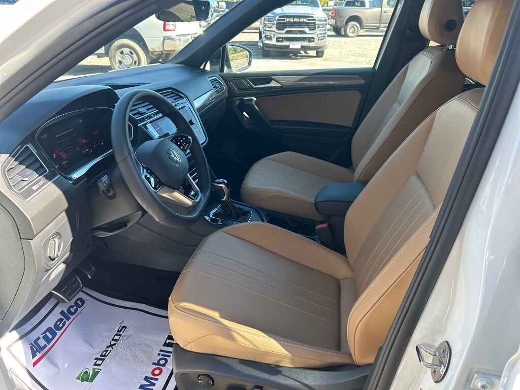 2024 Volkswagen Tiguan SE R-Line Black photo 4