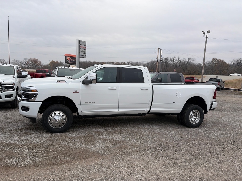 2026 Ram 3500 LARAMIE CREW CAB 4X4 8' BOX Pickup