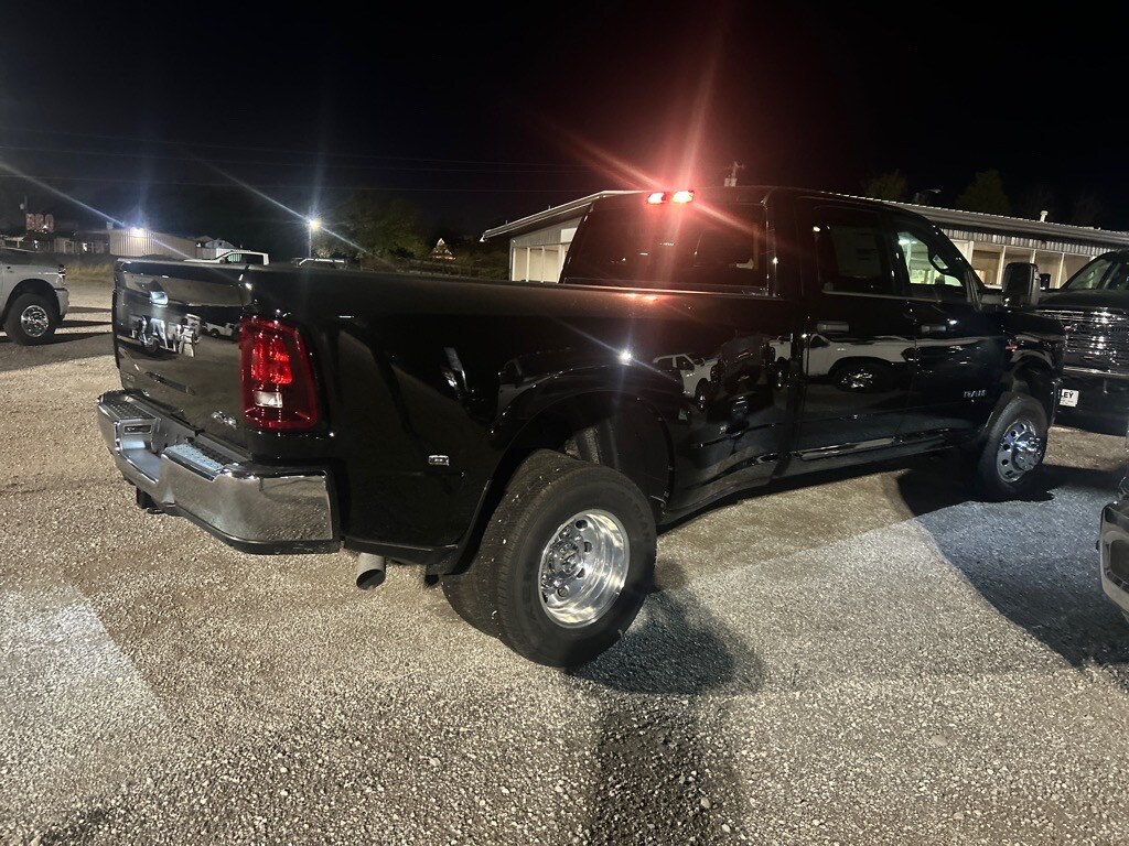 New 2026 Ram 3500 BIG HORN CREW CAB 4X4 8' BOX Pickup
