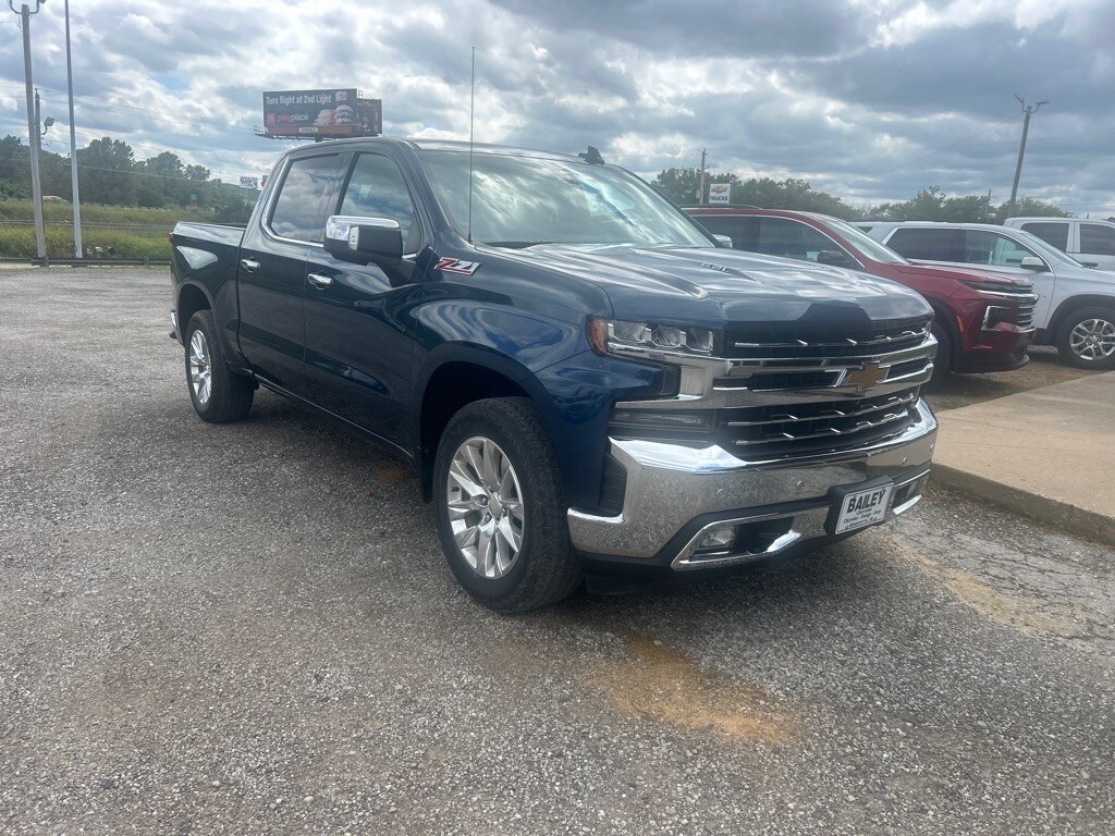 2019 Chevrolet Silverado 1500 LTZ photo 2