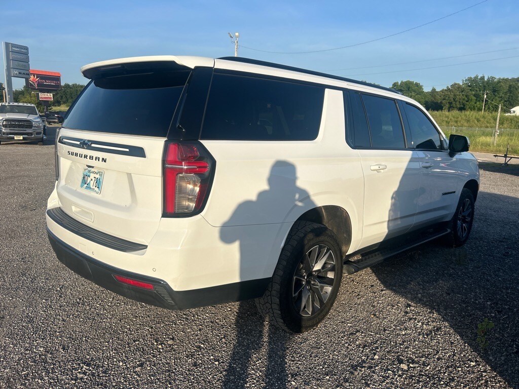 2022 Chevrolet Suburban Z71 photo 3