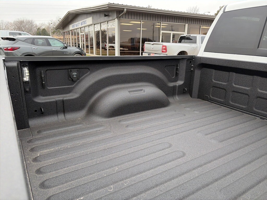 New 2026 Ram 2500 LARAMIE CREW CAB 4X4 6'4 BOX Pickup