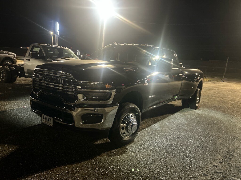 New 2026 Ram 3500 BIG HORN CREW CAB 4X4 8' BOX Pickup