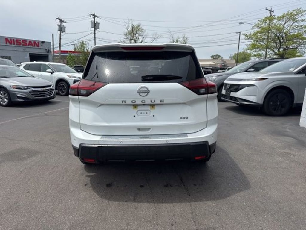 Used 2025 Nissan Rogue SV SUV
