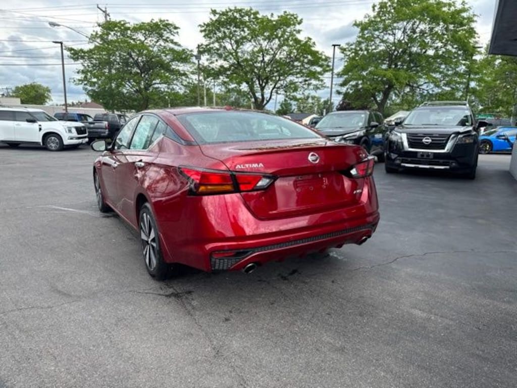 Used 2019 Nissan Altima 2.5 SV Sedan
