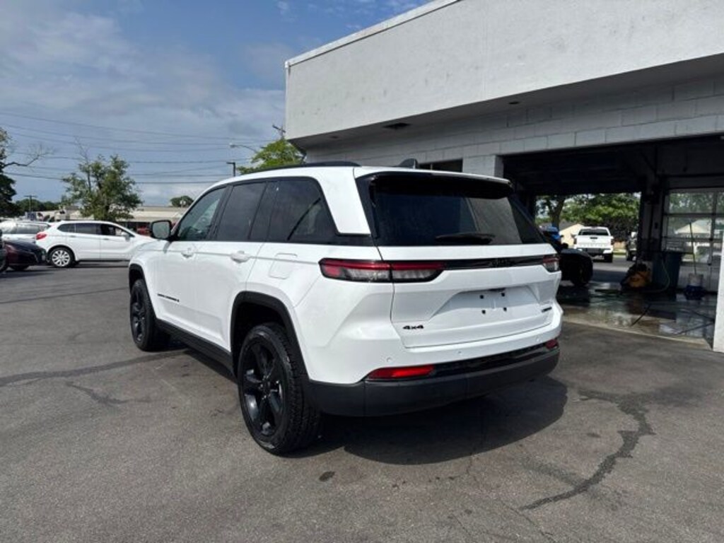 Used 2023 Jeep Grand Cherokee Limited SUV