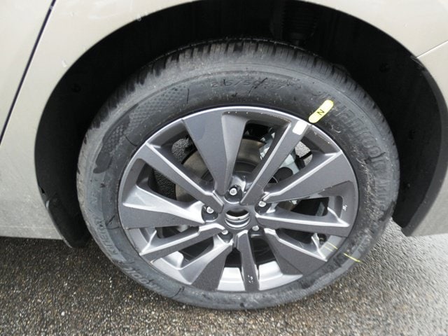 2026 Nissan Sentra SL - Photo 9