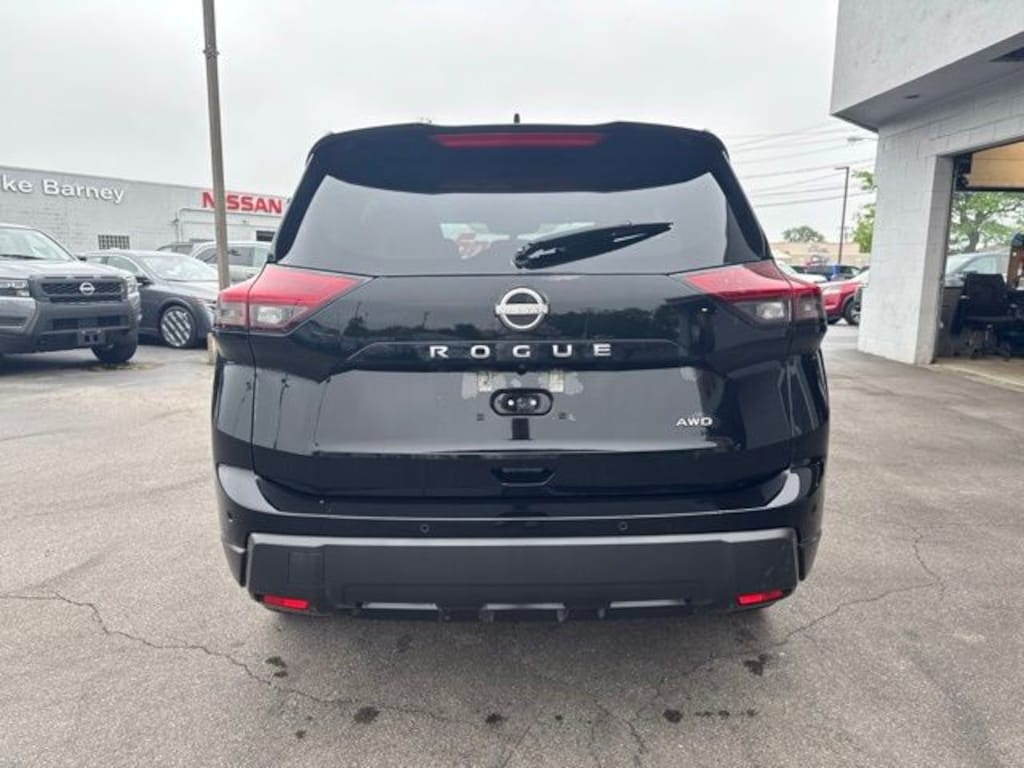 Used 2024 Nissan Rogue S SUV