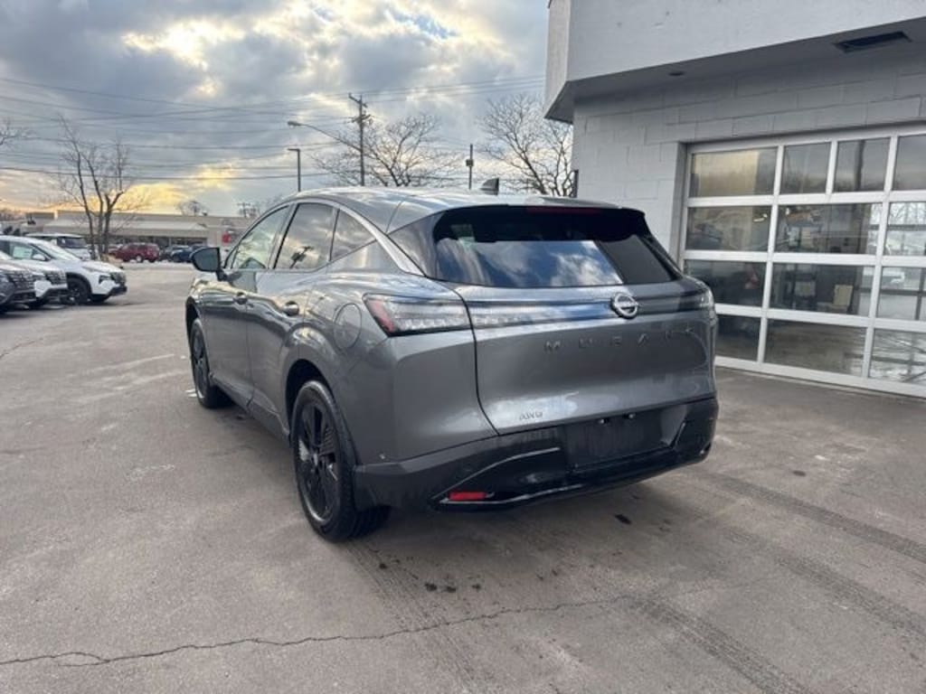 Used 2025 Nissan Murano SV SUV