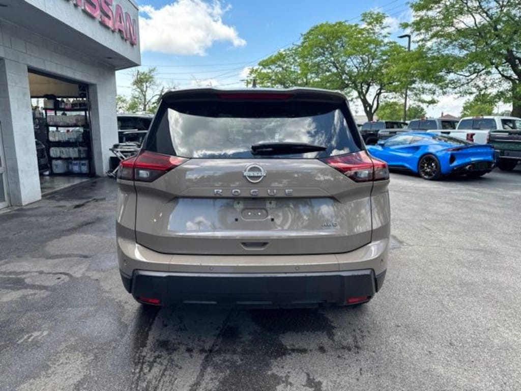 Used 2025 Nissan Rogue SV SUV