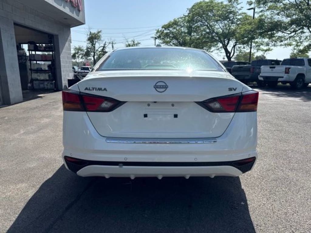 Used 2023 Nissan Altima 2.5 SV Sedan