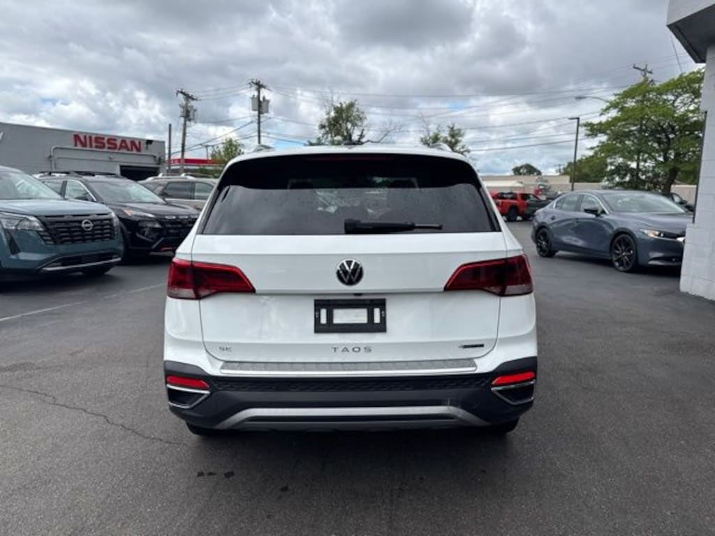Used 2024 Volkswagen Taos 1.5T SE SUV