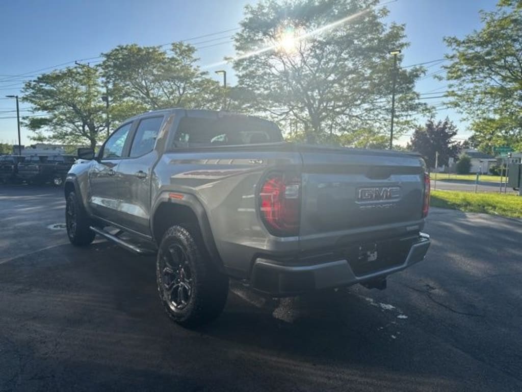 Used 2024 GMC Canyon Elevation Truck