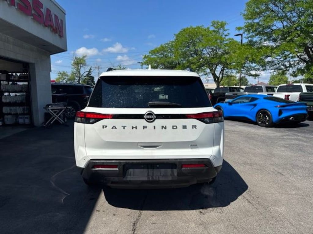 Used 2025 Nissan Pathfinder SV SUV