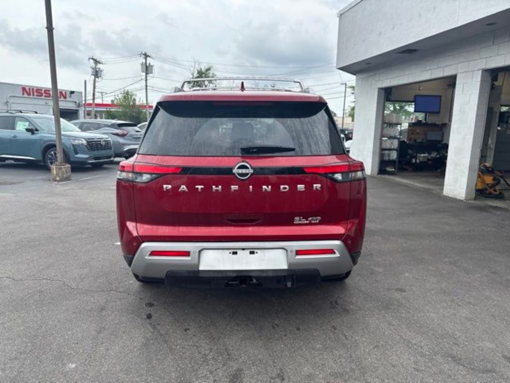 Used 2022 Nissan Pathfinder SL SUV