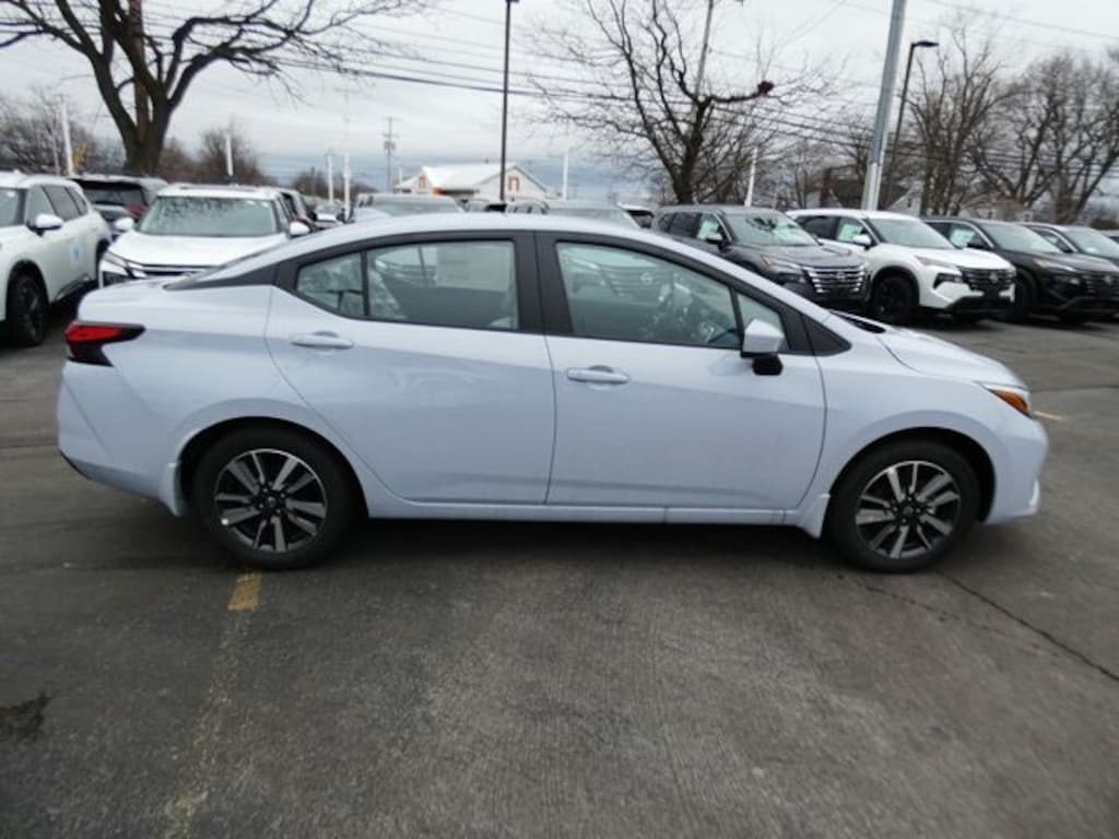 New 2025 Nissan Versa 1.6 SV Sedan