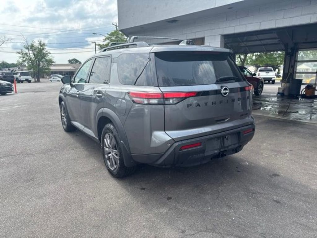 Used 2023 Nissan Pathfinder SV SUV