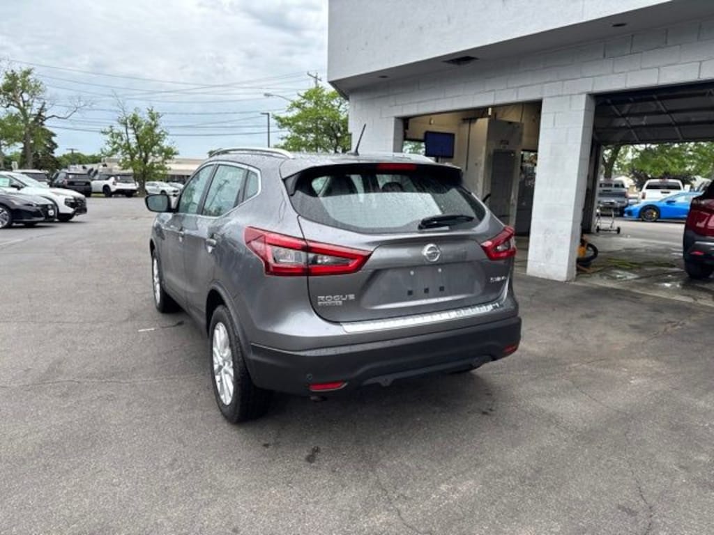 Used 2022 Nissan Rogue Sport SV SUV