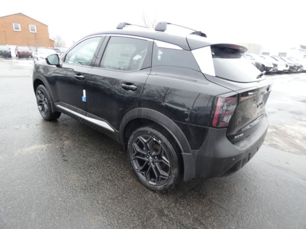 New 2026 Nissan Kicks SR SUV