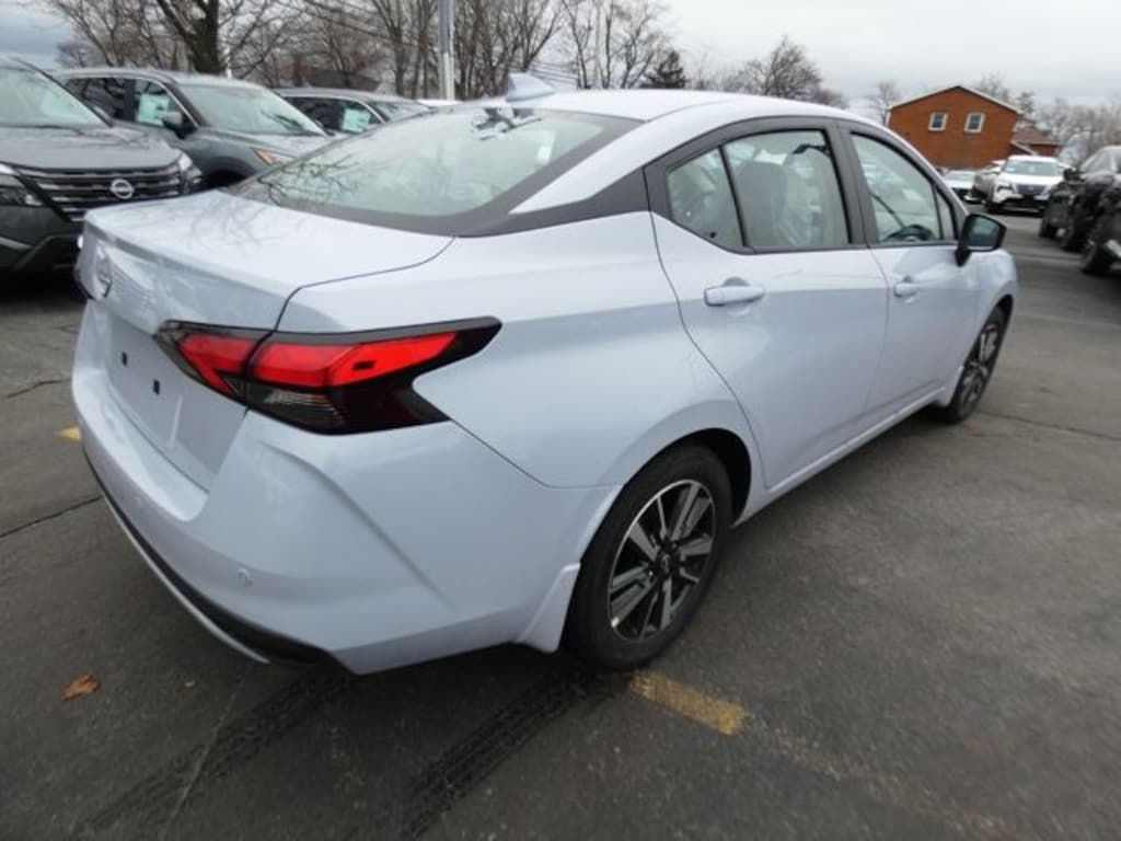 New 2025 Nissan Versa 1.6 SV Sedan