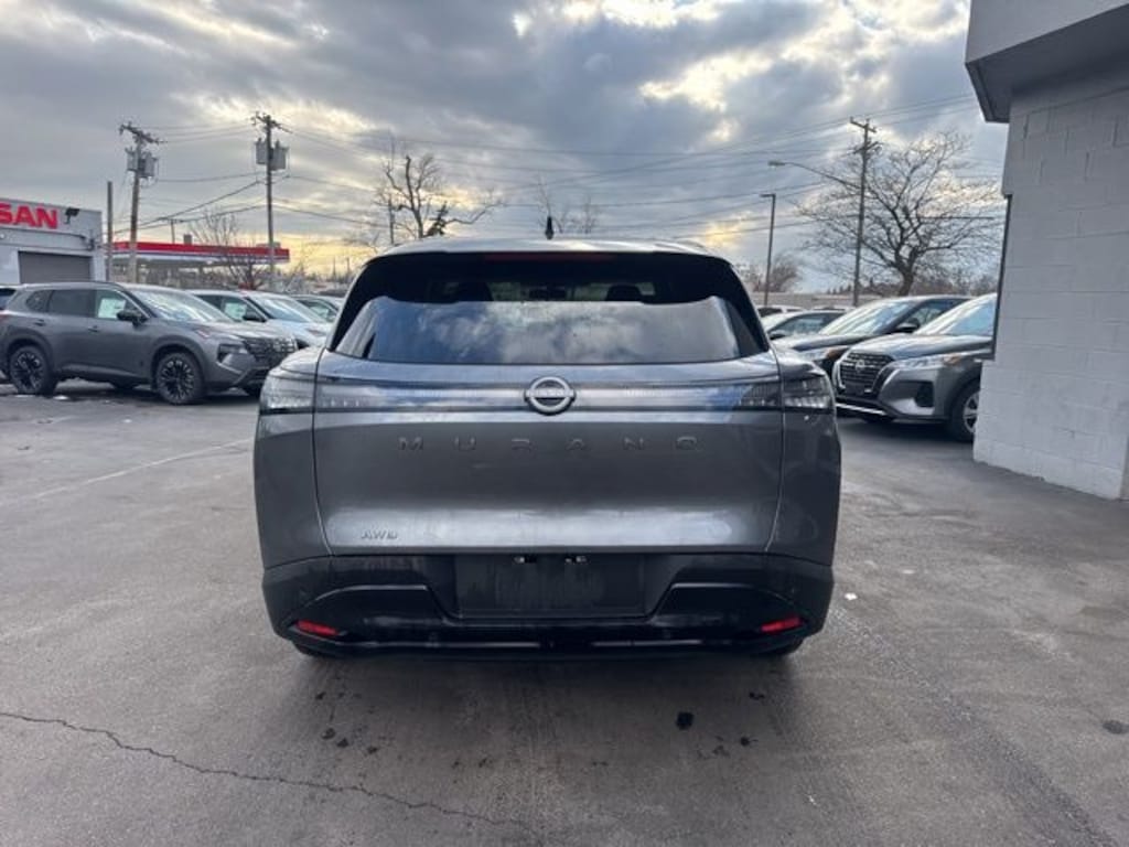 Used 2025 Nissan Murano SV SUV