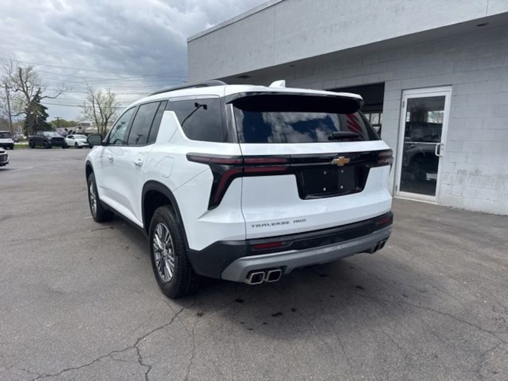 Used 2026 Chevrolet Traverse LT SUV
