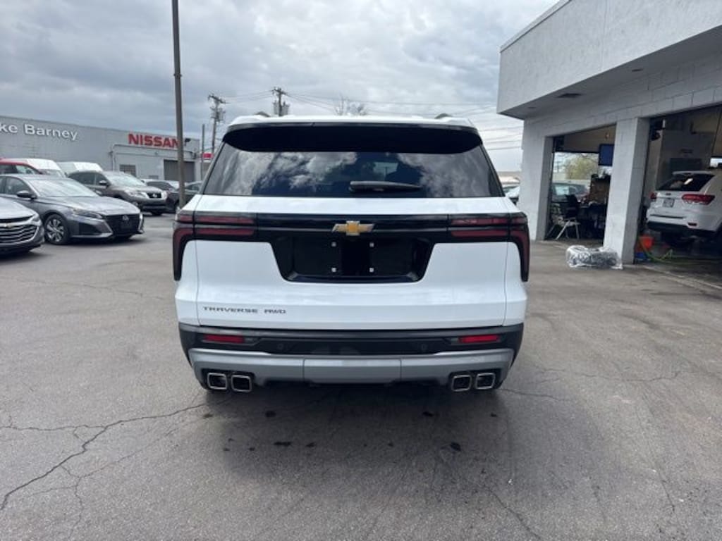 Used 2026 Chevrolet Traverse LT SUV