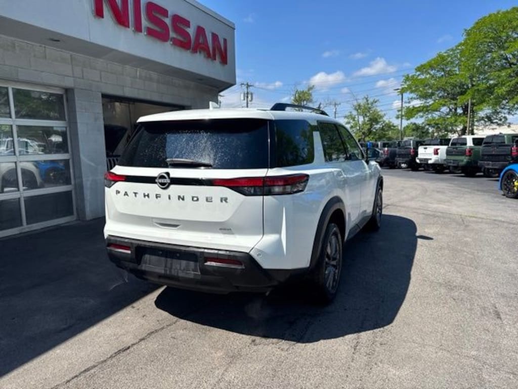 Used 2025 Nissan Pathfinder SV SUV