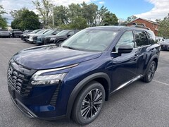 2026 Nissan Pathfinder Platinum SUV