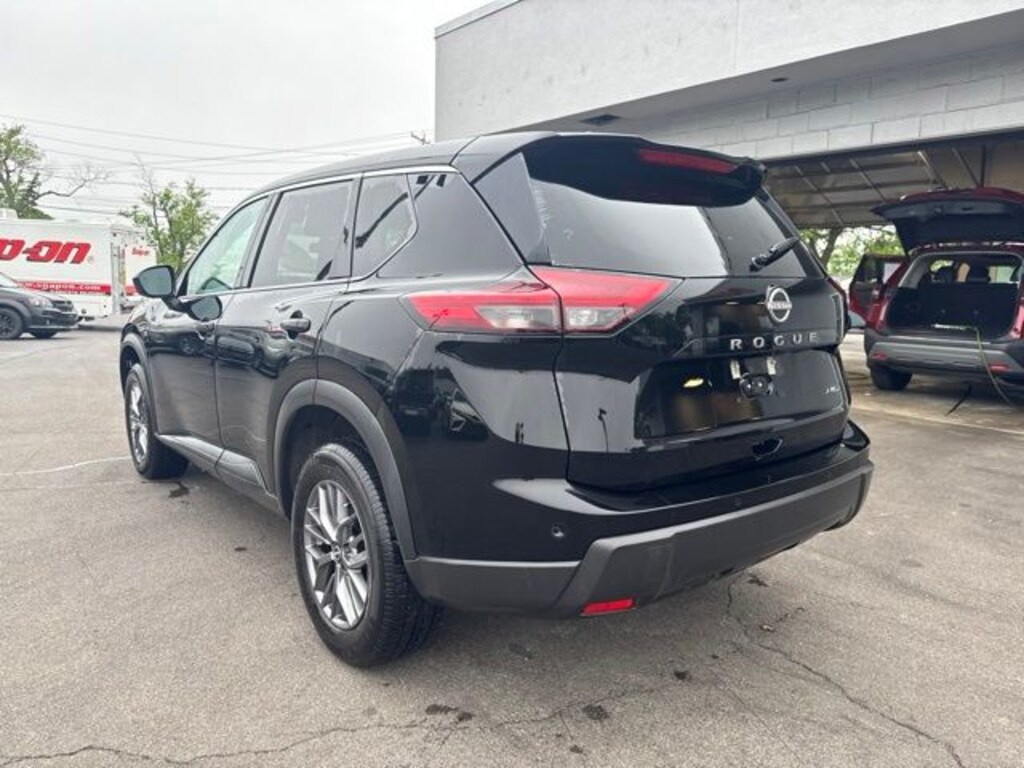 Used 2024 Nissan Rogue S SUV